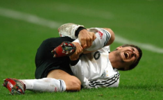 足球伤病预防膝盖保护措施